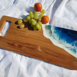 Tabla de charcutería de madera hecha a mano, no tóxica, fácil de limpiar, apta para lavavajillas - Product Image 1