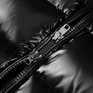 เสื้อกั๊กแจ็คเก็ตฤดูหนาวแบบใหม่ สีดำ เนื้อนุ่ม น้ำหนักเบา สไตล์ลำลอง ไม่มีแขน เสื้อกั๊กพัฟเฟอร์สำหรับผู้ชาย ปี 2026 - Product Image 4