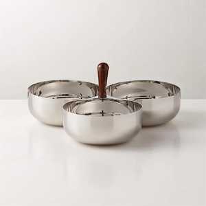 Juego de condimentos de metal plateado directo de fábrica con mango de madera artesanal y soporte de tres recipientes para decoración de mesa en el hogar, hotel o sala de estar. - Product Image 1