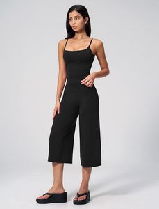 Mono negro sin costuras con tirantes finos, cuello cuadrado, cintura alta, pantalón culotte, sin mangas, color liso, conjunto de yoga - Product Image 4