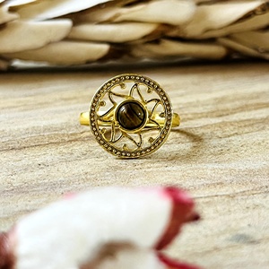 Bague ethnique œil de tigre plaquée or 18 carats pour femme, style bohème soleil, bijoux tendance en laiton, vente en gros/OEM/ODM - Product Image 1