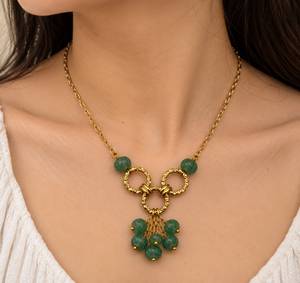 Collier pendentif plaqué or avec perles d'imitation et pierres vertes pour femme, bijou fantaisie tendance - Product Image 4