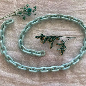 Décoration murale artisanale en résine, style moderne, maillons grands et épais, mélange de couleurs, design punk, chaîne longue multi-pièces - Product Image 1