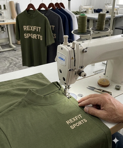 Camisetas al por mayor con logo personalizado, serigrafía, hombros caídos, algodón premium, estilo oversize, streetwear, fabricante y proveedor de camisetas - Product Image 3