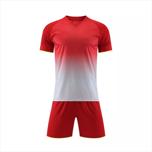Tenues de football entièrement personnalisables, dernières tendances, impression personnalisée, vêtements d'entraînement de football par sublimation, nouveau style. - Product Image 6