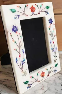 Handcrafted <b>White</b> Marble Photo <b>Frame</b> Delicate Floral Inlay Lightweight Stone Era Fashionable for Tabletop Home/Office/Hotel - Product Image 4