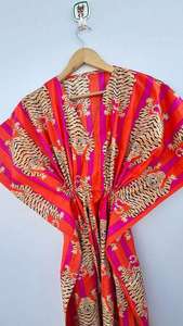 ชุดคาฟตันผ้าฝ้าย - ชุดเดรสสไตล์โบฮีเมียนเก๋ไก๋ น้ำหนักเบา เหมาะสำหรับใส่คลุมช่วงฤดูร้อน ชุดชายหาด และไอเท็มสำคัญสำหรับวันพักผ่อน คาฟตันลายพิมพ์สุดพิเศษ - Product Image 3