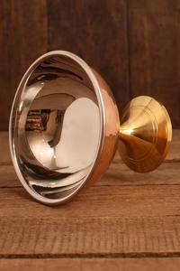 ชามช็อกโกแลตทองแดงพร้อมฐานทองเหลือง เหมาะสำหรับช็อกโกแลต ของหวาน ขนมขบเคี้ยว อาหารสำหรับครอบครัว และการต้อนรับแขก นำเข้าจากอินเดีย - Product Image 2