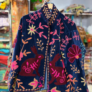 Chaqueta de algodón Suzani hecha a mano en India, chaqueta corta bordada a mano, abrigo unisex, chaqueta corta Suzani hecha a mano - Product Image 3