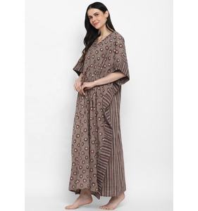 Kaftan en coton beige imprimé à la main avec motif d'étoile, parfait pour l'été - Product Image 1