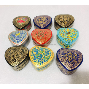 กล่องเก็บของรูปทรงพิเศษทำจากกระดาษมาเช่แบบวาดมือจากแคชเมียร์ กล่องใส่เครื่องประดับหรูหราสำหรับเป็นของขวัญจากอินเดีย - Product Image 3