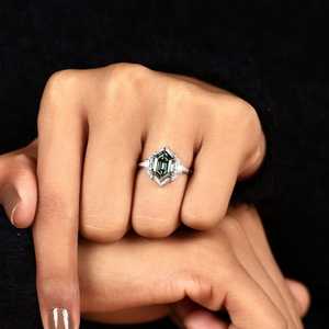 Anillo de Sello de Moissanita Verde de Corte Hexagonal de 3CT Inspirado en la Naturaleza, Plata 925, Estilo Moderno, Regalo para Aniversario, Fiesta, Amuletos - Product Image 4