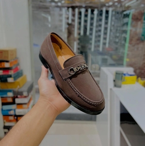 Men's Black Faux Suede Loafers Round Toe Slip-On With Metal Buckle Decoration Comfortable Rubber Outsole All Seasons <b>Flats</b> - Product Image 3