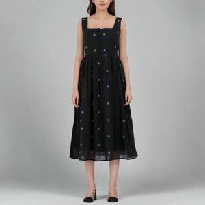 Vestido Elegante de Excelente Calidad, Ecológico, Lavable, Ligero, Tejido a Mano, Floral, Sin Mangas, Bordado, Corte en A, Ajustado, Cómodo - Product Image 1