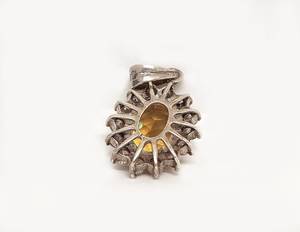 Colgante Ovalado de Citrino Hecho a Mano, Plata de Ley 925 con Halo de Circonitas, Joyería de Piedras Preciosas Naturales de Primera Calidad, Certificado IGI, Elegante Regalo para - Product Image 2