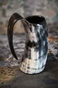 Authentique Chope en Corne de Viking Médiévale Faite à la Main pour Bière, Vin, Hydromel – Écologique, Cadeau d'Anniversaire, Finition Naturelle Polie, Compatible Lave-Vaisselle - Product Image 3