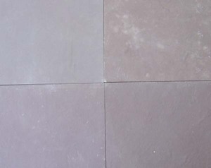 Pierre d'ardoise naturelle chocolatée avec bords sciés pour revêtements de sol intérieurs et extérieurs, bardage mural et applications décoratives - Product Image 1