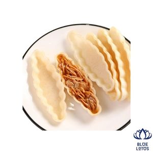 ขนมถั่วรวมคุณภาพสูง อร่อย ทานง่าย บรรจุในรูปแบบเรือ ขายดี ต้องลอง! คุกกี้ถั่วรักษ์โลก รับผลิตแบบ OEM ขายส่งจากเวียดนาม - Product Image 1