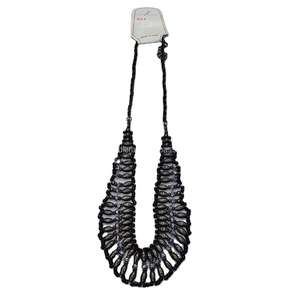 Collar con Colgante de Resina Epoxi Hecho a Mano, Ecológico y Único, Joyería de Moda, Regalo para Mujer con Diseño Moderno - Product Image 1