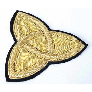 Cheap High Quality Custom School Blazer Bullion <b>Wire</b> Patches Hand Embroidery Lace Sew-On Leaf Shape Badge <b>Magnet</b> Washable - Product Image 1