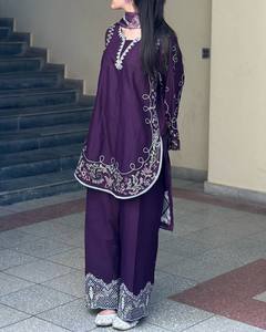 Ensemble Kurta en soie brodée violette pour femme, coupe ample, style traditionnel indien pakistanais, longueur cheville, idéal pour les fêtes - Product Image 5