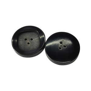 Boutons en corne naturelle personnalisés de haute qualité à 4 trous pour chemises, costumes et manteaux pour hommes – Vente en gros - Product Image 6