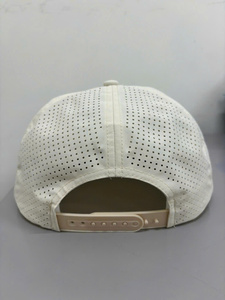 Casquette Snapback Ajustable avec Logo Coloré, Douce et Structurée, Découpée au Laser et Perforée, avec Cordon, Fabriquée au Vietnam, Idéale pour le Quotidien et les Activités de Plein Air - Product Image 5