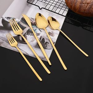Assortiment de couverts de luxe dorés et argentés, durables, de qualité alimentaire, pour la décoration de mariages, restaurants et banquets - Product Image 6
