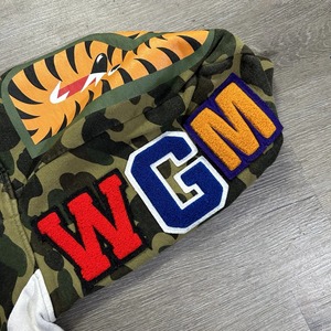 Sudadera con Capucha Unisex con Cierre, Mangas Raglán Blancas, Diseño con Apliques de Tiburón, 100% Algodón, Corte Holgado, Ropa Urbana, Ropa de Invierno - Product Image 4
