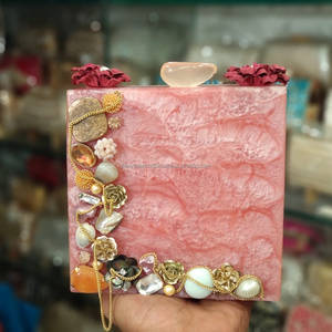 Elegante embrague de resina hecho a mano, duradero, ligero, perfecto para eventos nocturnos, fiestas y salidas informales, diseño moderno único - Product Image 4