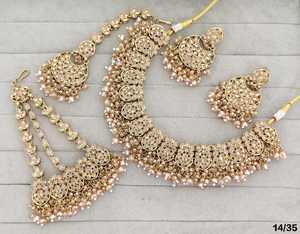 Parure de bijoux ethnique plaqué or antique avec collier ras-du-cou en zircon cubique, pendentif perlé, motif floral, pour mariée, avec boucles d'oreilles, mang tika et pasa - Product Image 6