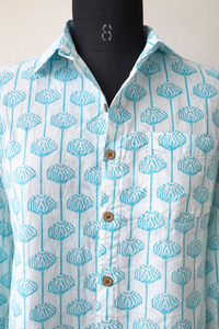 Camisa de algodón a rayas con estampado a mano |   Camisa Verde y Blanca con Botones |   Camisa Unisex Hecha a Mano por Artesanos |   Top de Moda Sostenible - Product Image 4