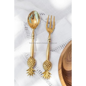 Juego de cubiertos de metal tradicional con bordes lisos, perfecto para reuniones formales y comidas familiares cómodas todos los días - Product Image 5