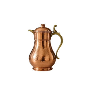 Carafe à eau en cuivre massif gravée de style turc personnalisable, idéale pour les hôtels, les restaurants et les cadeaux. - Product Image 4