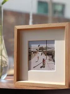 Marco de fotos de madera hecho a mano para regalo de cumpleaños o de inauguración de casa para amigos y familiares con estilo rústico vintage. - Product Image 3