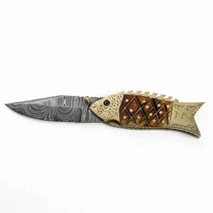 Couteau pliant à manche marron motif diamant avec poignées dorées gravées, lame à motifs et étui noir pour équipement de camping - Product Image 2