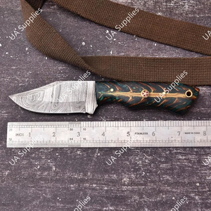มีดใบตายเหล็กดามัสกัสแท้เกรดอุตสาหกรรมคมกริบ ด้ามเรซิ่นรูปทรงกรวยสน พร้อมปลอกหนังอเนกประสงค์ รับผลิตแบบ OEM/ODM - Product Image 3