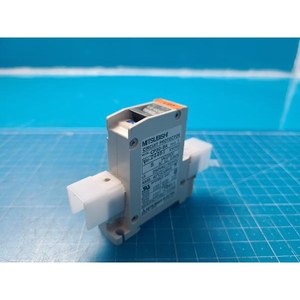 Protecteur de circuit Mitsubishi CP30-BA 10A, utilisé comme pièce détachée pour équipement semi-conducteur d'occasion - Product Image 4