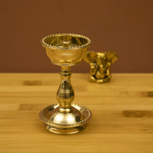 Lámpara Diya de Latón Udupi Nandha para Pooja, Regalos y Decoración del Hogar - Product Image 6