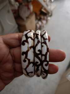 Brazalete de Resina con Patrón Geométrico Griego Marrón Oscuro y Blanco, Brazalete Redondo Liso con Estampado para Mujer, Joyería de Moda para Brazo - Product Image 6