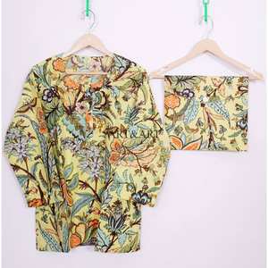 Conjunto de Pijama de Algodón con Estampado Floral, Elegante y de Alta Calidad, para Verano, Disponible en Diferentes Tallas para Mujer, India - Product Image 2