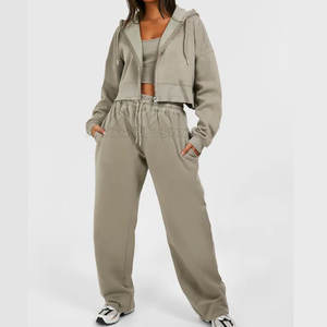 Conjunto deportivo personalizado de dos piezas para mujer, diseños de chándal para correr, para uso en exteriores, ropa deportiva para mujer. - Product Image 3