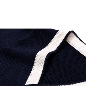 Logos brodés sur des pulls à col en V de haute qualité pour les sororités/fraternités/écoles/collèges/universités, logos sur des cardigans tricotés. - Product Image 3