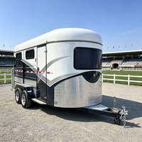 Remorque pour chevaux 3HAL-S à chargement par le haut, éclairage extérieur, rangement supérieur, boîte à équipement pivotante, fenêtre de caravane