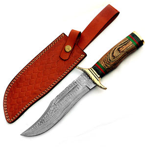 Cuchillo de Caza Hecho a Mano de Acero de Damasco con Mango de Madera y Funda de Cuero, Cuchillo Bowie Personalizado para Supervivencia al Aire Libre - Product Image 1