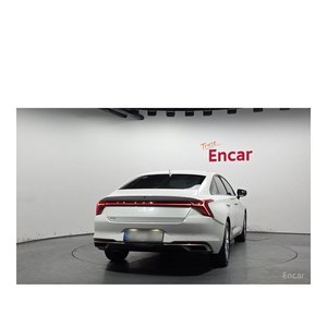 Kia K8 2.5 Essence 2RM avec boîte automatique, 30 124 km, conduite à gauche, modèle 2022 - Product Image 4