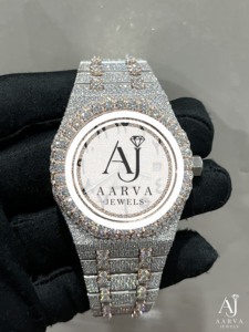 AARVA JEWELS Montre de luxe pour homme en acier inoxydable avec boîtier en moissanite, 40 mm, analogique, quartz, cristal saphir, bracelet de 20 mm, fermoir pliant - Product Image 1