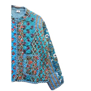 Veste en coton matelassé pour femmes avec bloc de main imprimé fleuri col en V avec décoration à rayures tenue de fête d'hiver à la mode style bohème - Product Image 3