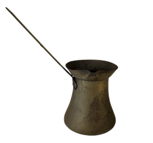 Cafetière turque, grecque, arabe en cuivre martelé et laiton, pour cuisinière, Cezve Ibrik Briki avec poignée en bois - Product Image 1