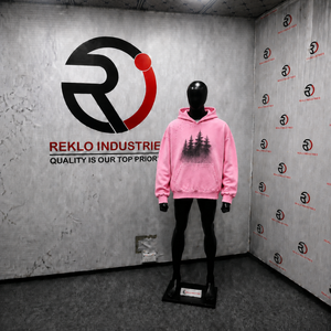 Sudadera con Capucha Rosa Extra Grande Personalizada con Gráfico de Árbol del Bosque Negro, Sudadera Vintage Desgastada Estilo Urbano para Hombre y Mujer - Product Image 3